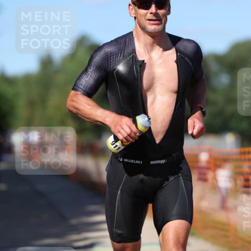 07.09.2025 - 19. Norderstedt Triathlon Michael Strokosch http://msf.ph/oto/8814380 07.09.2025 15:29:52 Laufen 398, 911, 1414 meine-sportfotos.de