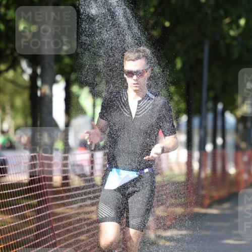 07.09.2025 - 19. Norderstedt Triathlon Michael Strokosch http://msf.ph/oto/8814514 07.09.2025 15:30:06 Laufen 460, 877 meine-sportfotos.de