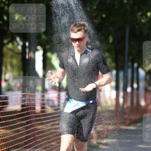 07.09.2025 - 19. Norderstedt Triathlon Michael Strokosch http://msf.ph/oto/8814518 07.09.2025 15:30:06 Laufen 460, 877 meine-sportfotos.de