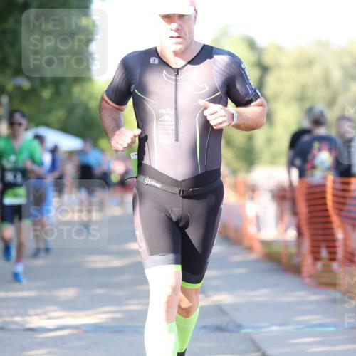 07.09.2025 - 19. Norderstedt Triathlon Michael Strokosch http://msf.ph/oto/8814556 07.09.2025 16:27:58 Laufen 406, 515, 882, 883, 1057, 1604 meine-sportfotos.de