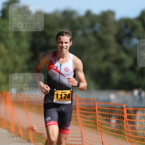 07.09.2025 - 19. Norderstedt Triathlon Michael Strokosch http://msf.ph/oto/8814601 07.09.2025 11:44:02 Laufen 1174, 1176 meine-sportfotos.de