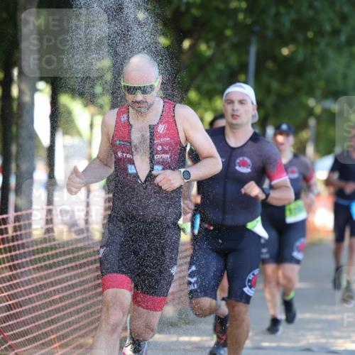 07.09.2025 - 19. Norderstedt Triathlon Michael Strokosch http://msf.ph/oto/8814610 07.09.2025 16:28:09 Laufen 487, 507, 515, 883, 909, 947, 1105, 1422, 1554, 1560, 1575 meine-sportfotos.de
