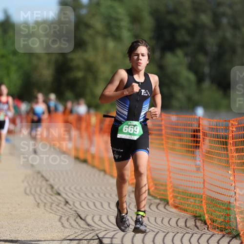 07.09.2025 - 19. Norderstedt Triathlon Michael Strokosch http://msf.ph/oto/8814612 07.09.2025 10:45:31 Laufen 57, 89, 104, 669, 670 meine-sportfotos.de