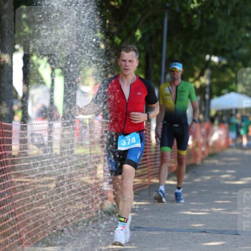 07.09.2025 - 19. Norderstedt Triathlon Michael Strokosch http://msf.ph/oto/8814623 07.09.2025 15:30:16 Laufen 374, 1032 meine-sportfotos.de