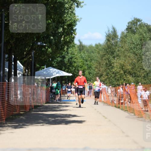 07.09.2025 - 19. Norderstedt Triathlon Michael Strokosch http://msf.ph/oto/8814626 07.09.2025 13:34:56 Laufen 175, 1374 meine-sportfotos.de