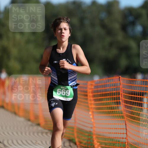 07.09.2025 - 19. Norderstedt Triathlon Michael Strokosch http://msf.ph/oto/8814645 07.09.2025 10:45:32 Laufen 57, 89, 104, 669, 670 meine-sportfotos.de