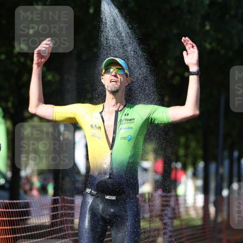 07.09.2025 - 19. Norderstedt Triathlon Michael Strokosch http://msf.ph/oto/8814671 07.09.2025 15:30:21 Laufen 1032 meine-sportfotos.de