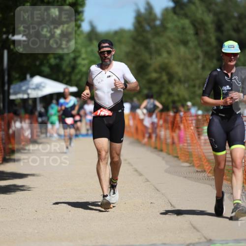 07.09.2025 - 19. Norderstedt Triathlon Michael Strokosch http://msf.ph/oto/8814688 07.09.2025 12:55:23 Laufen 187, 1392 meine-sportfotos.de