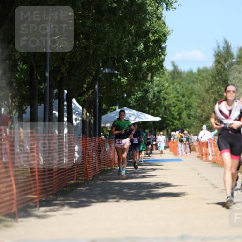 07.09.2025 - 19. Norderstedt Triathlon Michael Strokosch http://msf.ph/oto/8814693 07.09.2025 13:35:07 Laufen 316, 327, 332, 1298 meine-sportfotos.de