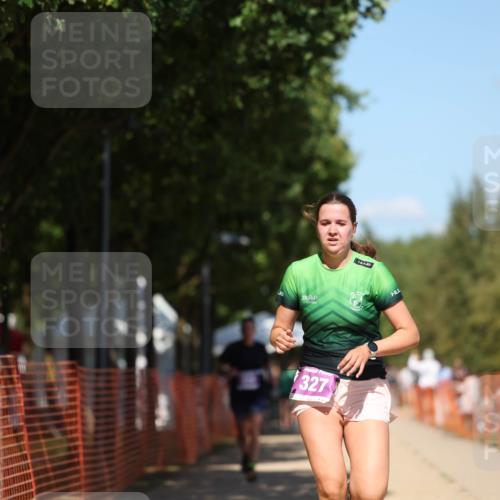 07.09.2025 - 19. Norderstedt Triathlon Michael Strokosch http://msf.ph/oto/8814707 07.09.2025 13:35:14 Laufen 327, 332, 334, 1298 meine-sportfotos.de