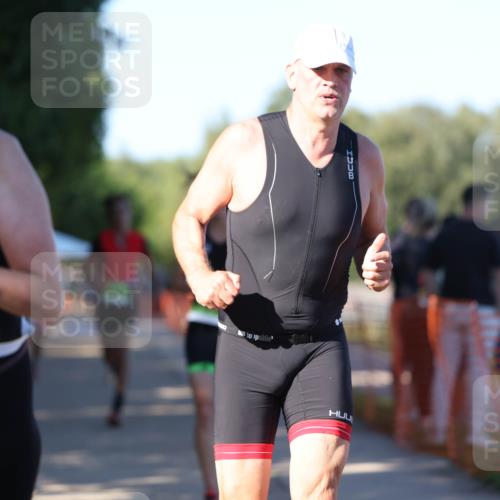 07.09.2025 - 19. Norderstedt Triathlon Michael Strokosch http://msf.ph/oto/8814709 07.09.2025 16:28:21 Laufen 933, 1044, 1405, 1585, 1625 meine-sportfotos.de