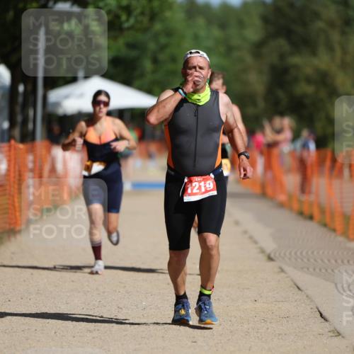 07.09.2025 - 19. Norderstedt Triathlon Michael Strokosch http://msf.ph/oto/8814751 07.09.2025 11:44:09 Laufen 1176, 1195, 1203, 1219 meine-sportfotos.de
