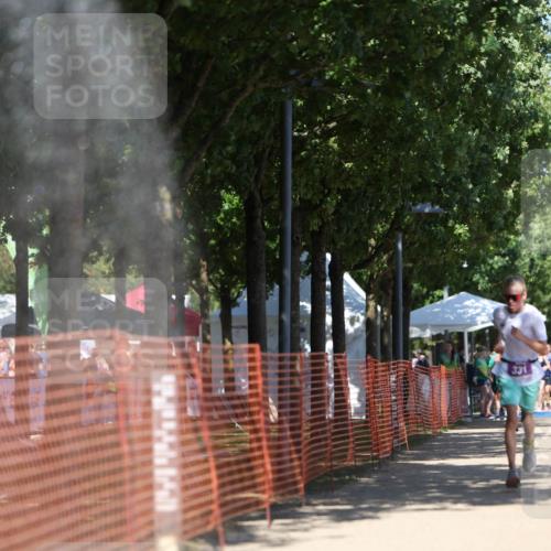 07.09.2025 - 19. Norderstedt Triathlon Michael Strokosch http://msf.ph/oto/8814798 07.09.2025 13:35:24 Laufen 331, 334 meine-sportfotos.de