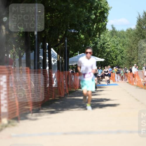 07.09.2025 - 19. Norderstedt Triathlon Michael Strokosch http://msf.ph/oto/8814813 07.09.2025 13:35:25 Laufen 331 meine-sportfotos.de