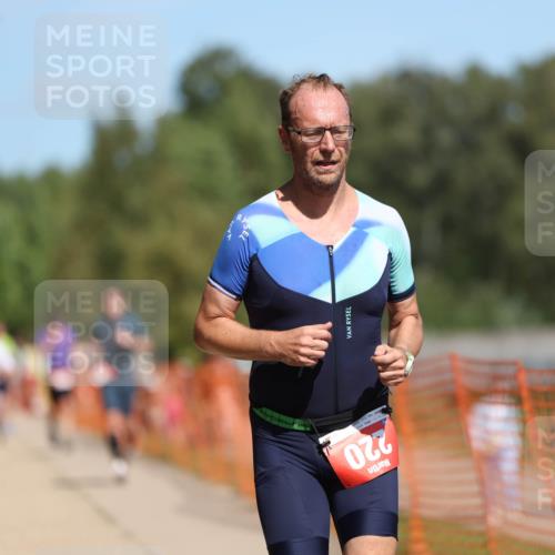 07.09.2025 - 19. Norderstedt Triathlon Michael Strokosch http://msf.ph/oto/8814830 07.09.2025 12:55:34 Laufen 220, 811 meine-sportfotos.de