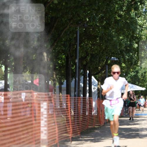07.09.2025 - 19. Norderstedt Triathlon Michael Strokosch http://msf.ph/oto/8814831 07.09.2025 13:35:26 Laufen 331 meine-sportfotos.de
