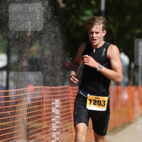 07.09.2025 - 19. Norderstedt Triathlon Michael Strokosch http://msf.ph/oto/8814834 07.09.2025 11:44:12 Laufen 1195, 1203, 1219 meine-sportfotos.de