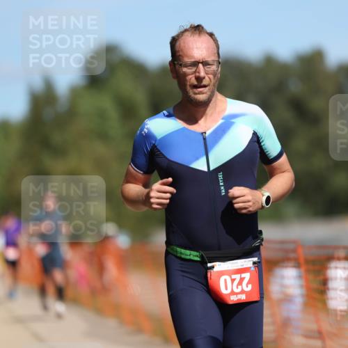 07.09.2025 - 19. Norderstedt Triathlon Michael Strokosch http://msf.ph/oto/8814837 07.09.2025 12:55:34 Laufen 220, 811 meine-sportfotos.de