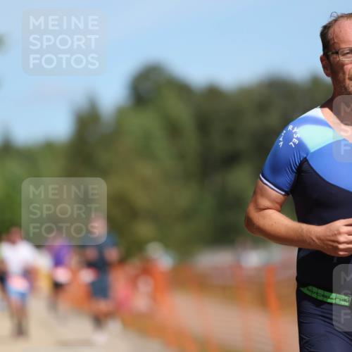 07.09.2025 - 19. Norderstedt Triathlon Michael Strokosch http://msf.ph/oto/8814852 07.09.2025 12:55:35 Laufen 174, 220, 811 meine-sportfotos.de