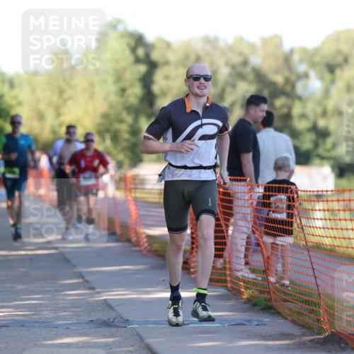 07.09.2025 - 19. Norderstedt Triathlon Michael Strokosch http://msf.ph/oto/8814876 07.09.2025 16:28:59 Laufen 405, 532, 942, 1054, 1060, 1067, 1473, 1509, 1582 meine-sportfotos.de
