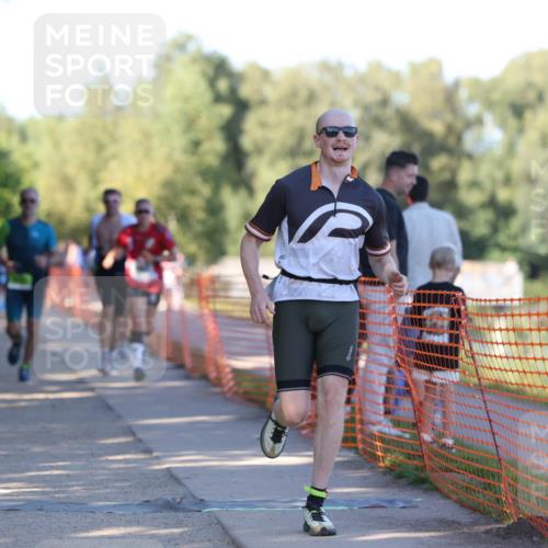 07.09.2025 - 19. Norderstedt Triathlon Michael Strokosch http://msf.ph/oto/8814882 07.09.2025 16:28:59 Laufen 405, 532, 942, 1054, 1060, 1067, 1473, 1509, 1582 meine-sportfotos.de