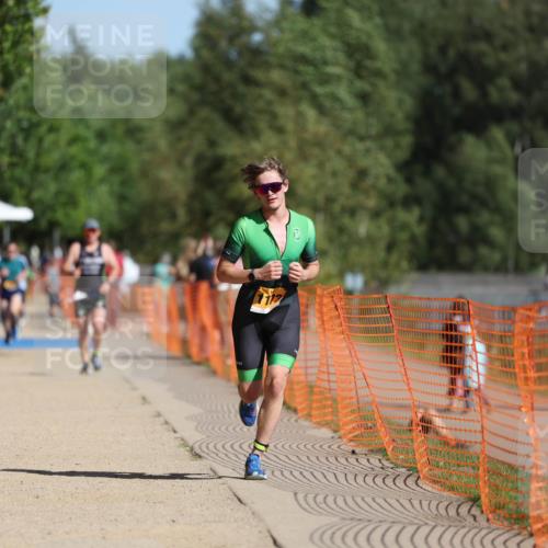 07.09.2025 - 19. Norderstedt Triathlon Michael Strokosch http://msf.ph/oto/8814942 07.09.2025 11:44:37 Laufen 1163, 1173 meine-sportfotos.de