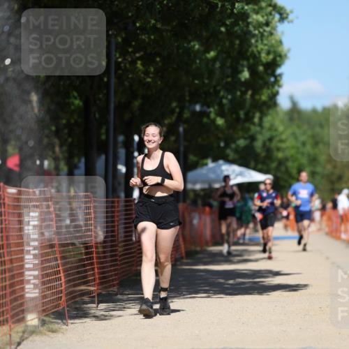 07.09.2025 - 19. Norderstedt Triathlon Michael Strokosch http://msf.ph/oto/8814954 07.09.2025 13:35:38 Laufen 324 meine-sportfotos.de
