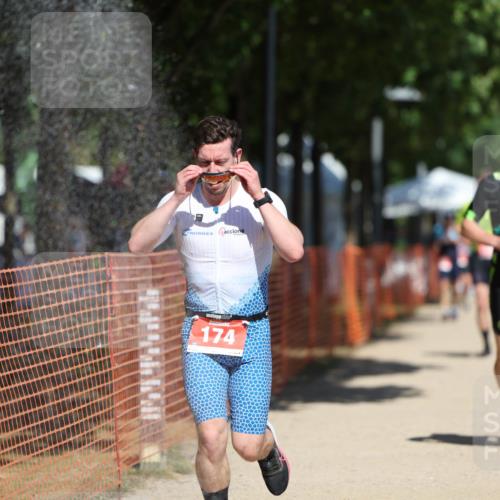 07.09.2025 - 19. Norderstedt Triathlon Michael Strokosch http://msf.ph/oto/8814957 07.09.2025 12:55:42 Laufen 174, 247, 811, 1283, 1384 meine-sportfotos.de