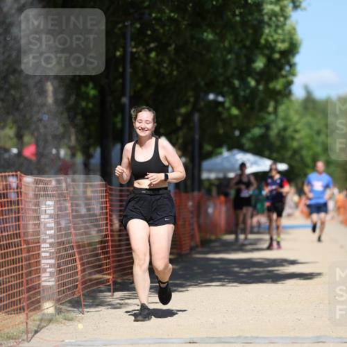 07.09.2025 - 19. Norderstedt Triathlon Michael Strokosch http://msf.ph/oto/8814959 07.09.2025 13:35:39 Laufen 324 meine-sportfotos.de