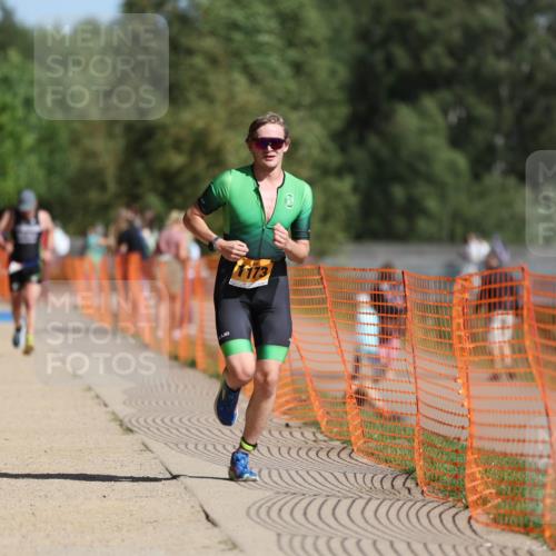 07.09.2025 - 19. Norderstedt Triathlon Michael Strokosch http://msf.ph/oto/8814961 07.09.2025 11:44:38 Laufen 1163, 1173 meine-sportfotos.de