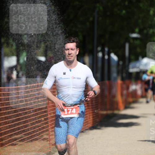 07.09.2025 - 19. Norderstedt Triathlon Michael Strokosch http://msf.ph/oto/8814968 07.09.2025 12:55:43 Laufen 174, 247, 811, 1283, 1384 meine-sportfotos.de