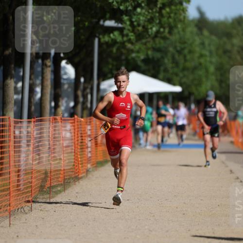 07.09.2025 - 19. Norderstedt Triathlon Michael Strokosch http://msf.ph/oto/8814974 07.09.2025 11:44:39 Laufen 1163, 1173 meine-sportfotos.de