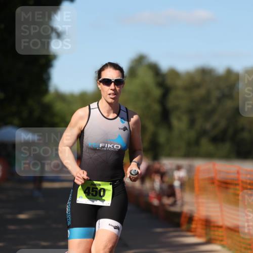 07.09.2025 - 19. Norderstedt Triathlon Michael Strokosch http://msf.ph/oto/8815004 07.09.2025 15:31:47 Laufen 450, 476 meine-sportfotos.de