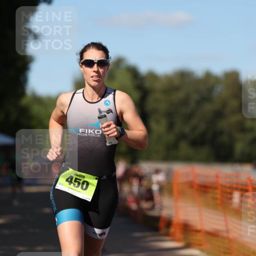 07.09.2025 - 19. Norderstedt Triathlon Michael Strokosch http://msf.ph/oto/8815012 07.09.2025 15:31:47 Laufen 450, 476 meine-sportfotos.de