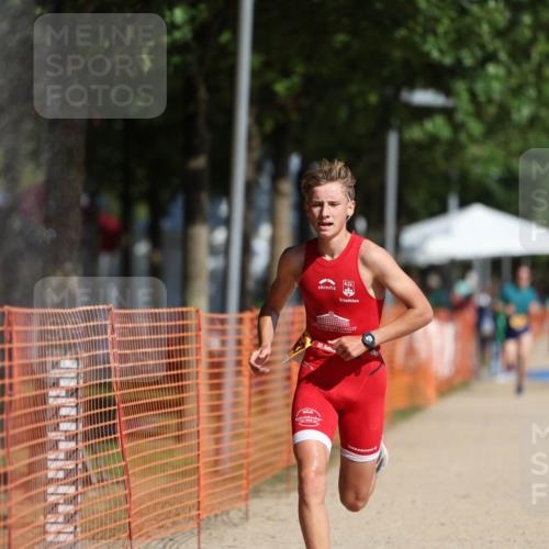 07.09.2025 - 19. Norderstedt Triathlon Michael Strokosch http://msf.ph/oto/8815018 07.09.2025 11:44:41 Laufen 806, 1163, 1173 meine-sportfotos.de