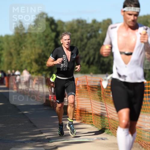 07.09.2025 - 19. Norderstedt Triathlon Michael Strokosch http://msf.ph/oto/8815072 07.09.2025 15:32:09 Laufen 1459, 1501 meine-sportfotos.de