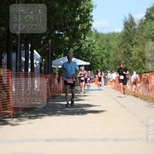 07.09.2025 - 19. Norderstedt Triathlon Michael Strokosch http://msf.ph/oto/8815100 07.09.2025 13:35:55 Laufen 317 meine-sportfotos.de
