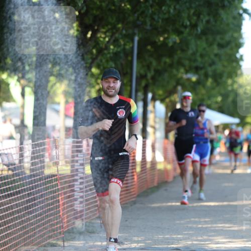 07.09.2025 - 19. Norderstedt Triathlon Michael Strokosch http://msf.ph/oto/8815123 07.09.2025 16:29:36 Laufen 496, 544, 1550, 1593, 1595 meine-sportfotos.de