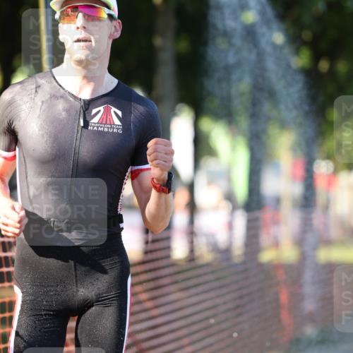 07.09.2025 - 19. Norderstedt Triathlon Michael Strokosch http://msf.ph/oto/8815154 07.09.2025 16:29:39 Laufen 496, 544, 1090, 1550, 1595 meine-sportfotos.de