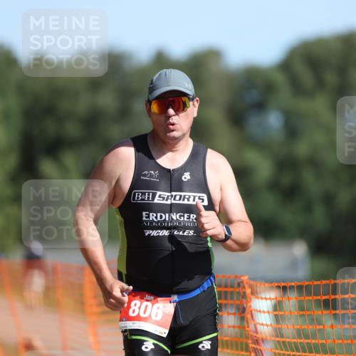07.09.2025 - 19. Norderstedt Triathlon Michael Strokosch http://msf.ph/oto/8815231 07.09.2025 11:44:49 Laufen 806, 1210 meine-sportfotos.de