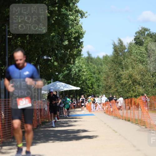 07.09.2025 - 19. Norderstedt Triathlon Michael Strokosch http://msf.ph/oto/8815234 07.09.2025 13:36:19 Laufen 222, 718, 855 meine-sportfotos.de