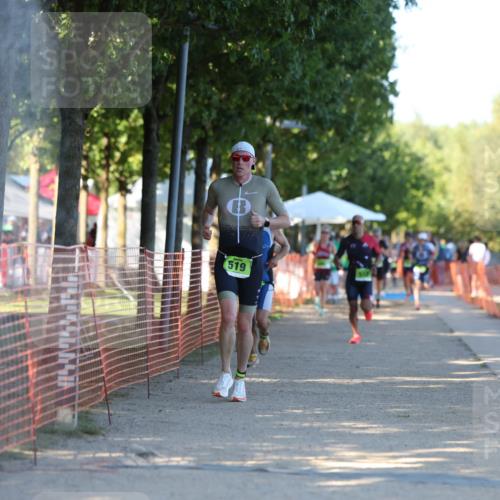 07.09.2025 - 19. Norderstedt Triathlon Michael Strokosch http://msf.ph/oto/8815248 07.09.2025 16:29:53 Laufen 519, 552, 1101, 1564 meine-sportfotos.de