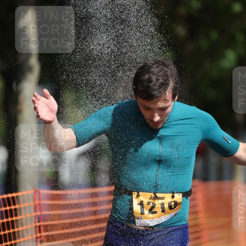 07.09.2025 - 19. Norderstedt Triathlon Michael Strokosch http://msf.ph/oto/8815327 07.09.2025 11:44:53 Laufen 806, 1210, 1274 meine-sportfotos.de
