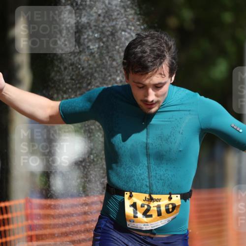 07.09.2025 - 19. Norderstedt Triathlon Michael Strokosch http://msf.ph/oto/8815343 07.09.2025 11:44:54 Laufen 300, 1210, 1274 meine-sportfotos.de
