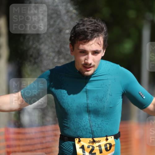 07.09.2025 - 19. Norderstedt Triathlon Michael Strokosch http://msf.ph/oto/8815351 07.09.2025 11:44:54 Laufen 300, 1210, 1274 meine-sportfotos.de