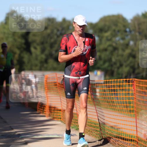 07.09.2025 - 19. Norderstedt Triathlon Michael Strokosch http://msf.ph/oto/8815357 07.09.2025 15:32:47 Laufen 960, 1019 meine-sportfotos.de