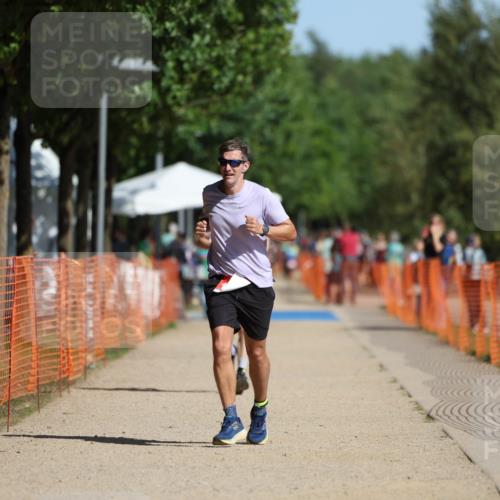 07.09.2025 - 19. Norderstedt Triathlon Michael Strokosch http://msf.ph/oto/8815367 07.09.2025 11:44:55 Laufen 300, 1210, 1274 meine-sportfotos.de