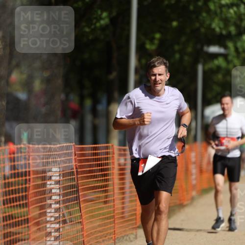 07.09.2025 - 19. Norderstedt Triathlon Michael Strokosch http://msf.ph/oto/8815407 07.09.2025 11:44:58 Laufen 300, 1274 meine-sportfotos.de