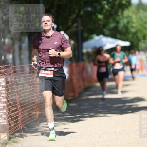 07.09.2025 - 19. Norderstedt Triathlon Michael Strokosch http://msf.ph/oto/8815444 07.09.2025 13:37:21 Laufen 264, 1389 meine-sportfotos.de
