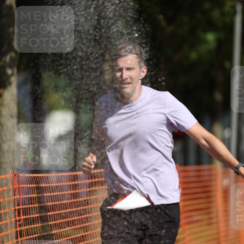 07.09.2025 - 19. Norderstedt Triathlon Michael Strokosch http://msf.ph/oto/8815448 07.09.2025 11:44:59 Laufen 300, 1274 meine-sportfotos.de